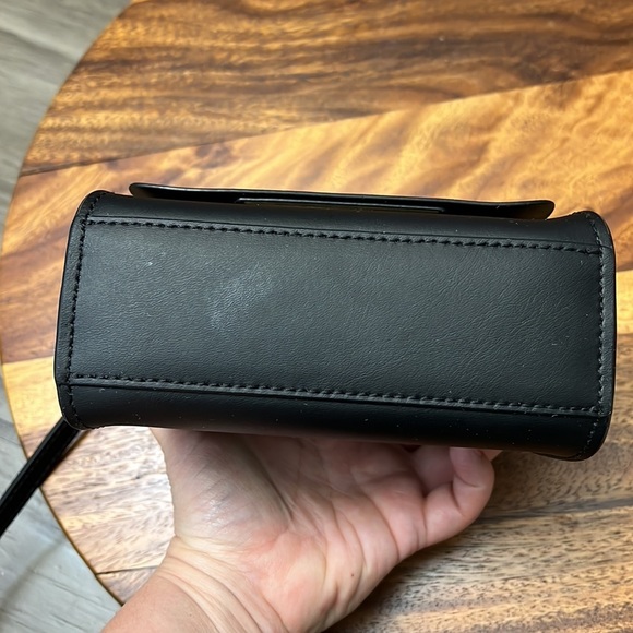 ZAC POSEN SMALL BLACK LEATHER & METAL CHAIN CROSSBODY SHOULDER BAG - Picture 8 of 16